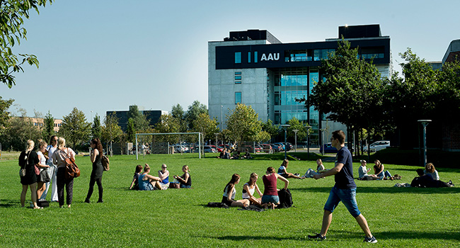 Ny forskning fra Aalborg Universitet viser, at kandidatuddannede fra udkantsregionerne har hjemmebanefordel, hvis de vil starte virksomhed. Foto: AAU