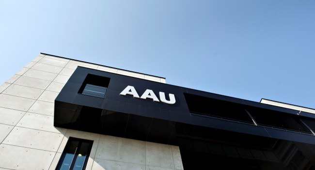 AAU lukker syv uddannelser og skifter sprog på seks andre 