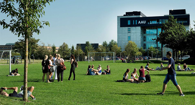 Aalborg Universitet kan i år byde velkommen til flere end 4.000 nye studerende. Foto: Lars Horn/Baghuset, AAU